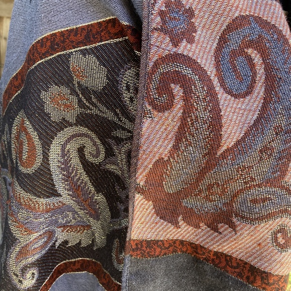 Gorgeous Large Black and Rust Scarf - Picture 7 of 7